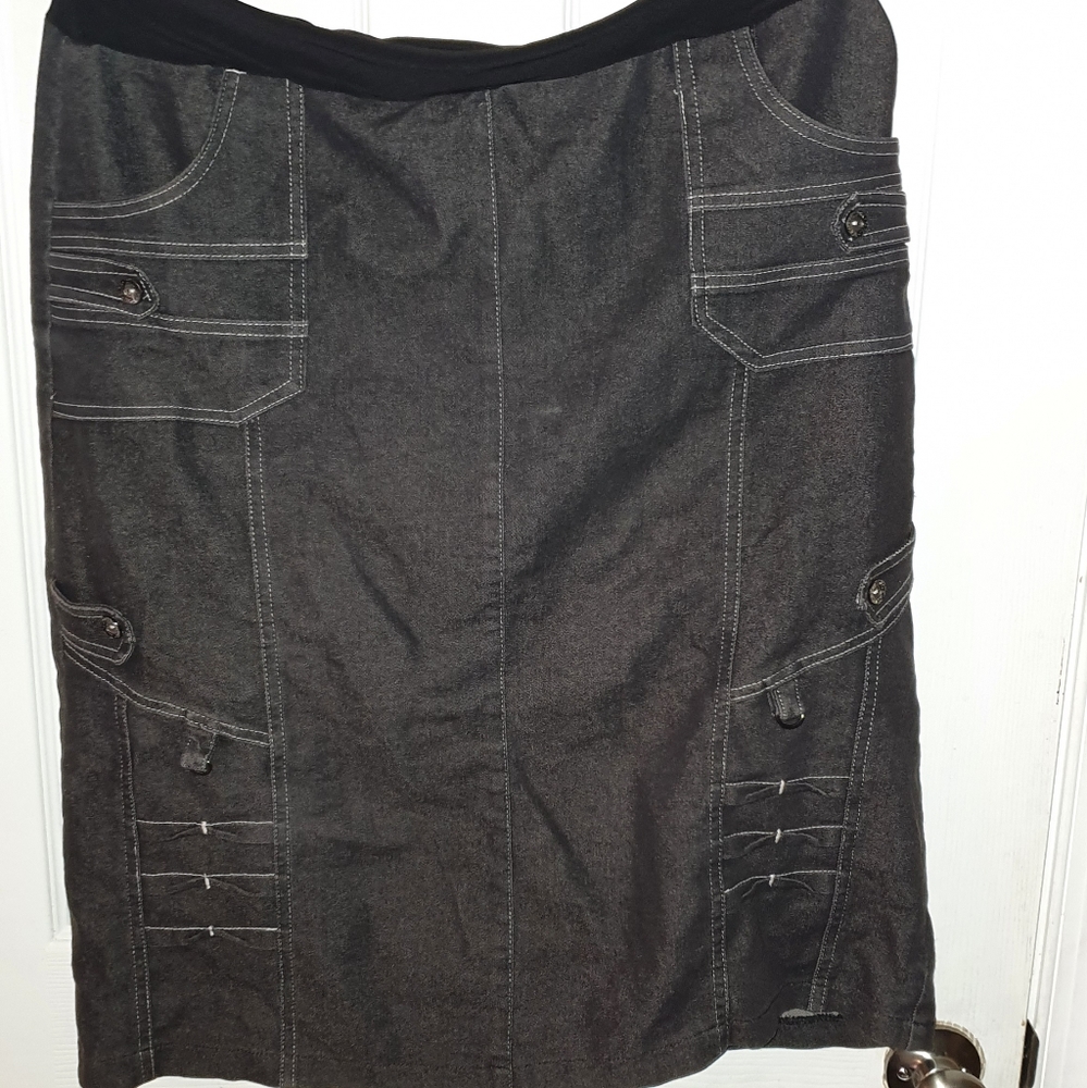 3/$15 Black, knee-length skirt